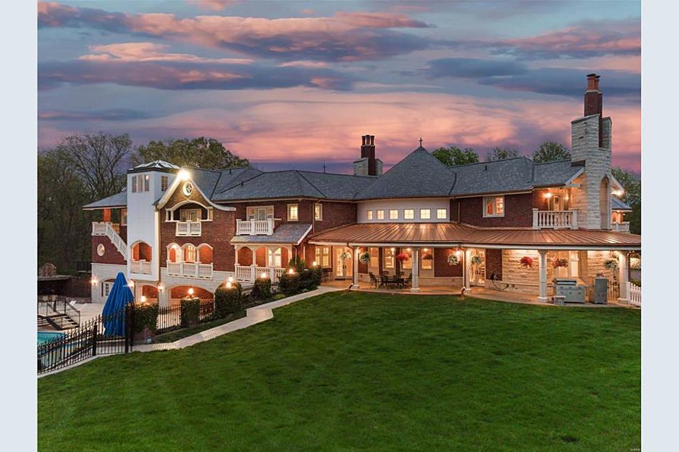 Missouri Dream Home Has Stables, A Resort Style Pool, and Bowling
