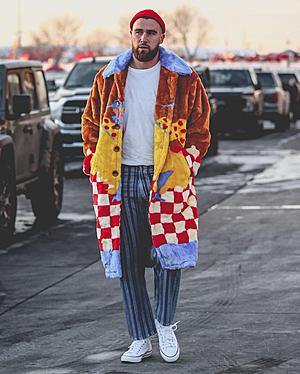 DO YOU SEE THIS COAT? #NFL #NFLUK #Chiefs @chiefs #Kelce #Fit #FitChec