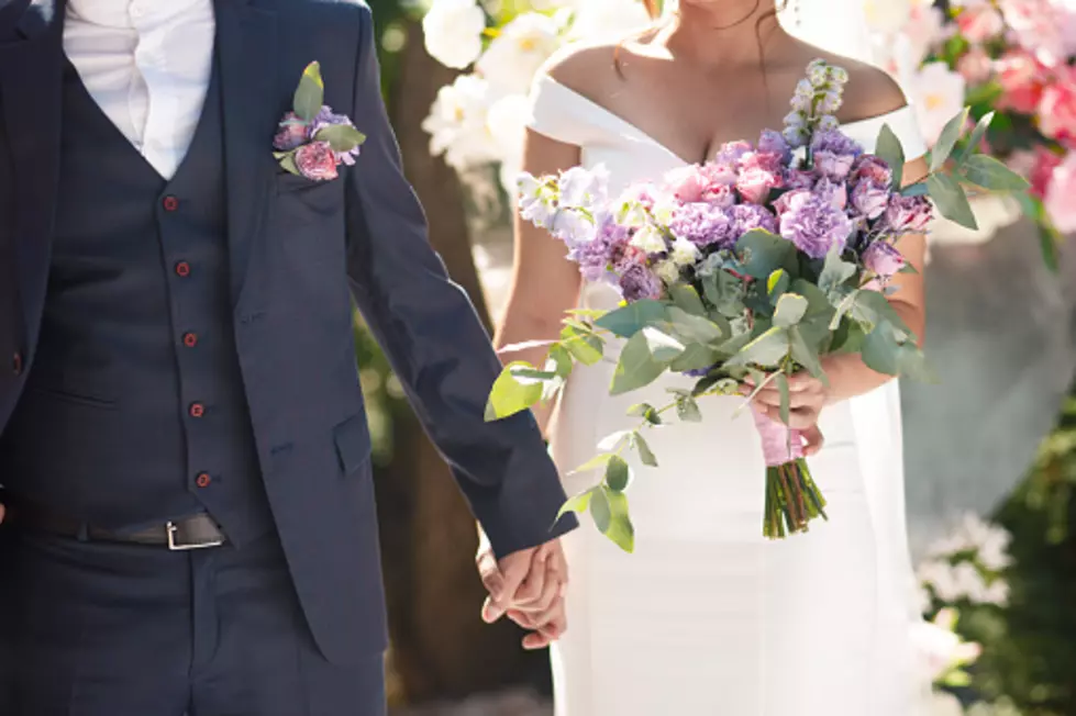 Anyone Getting Married? Here&#8217;s How You Can Save Money On Wedding