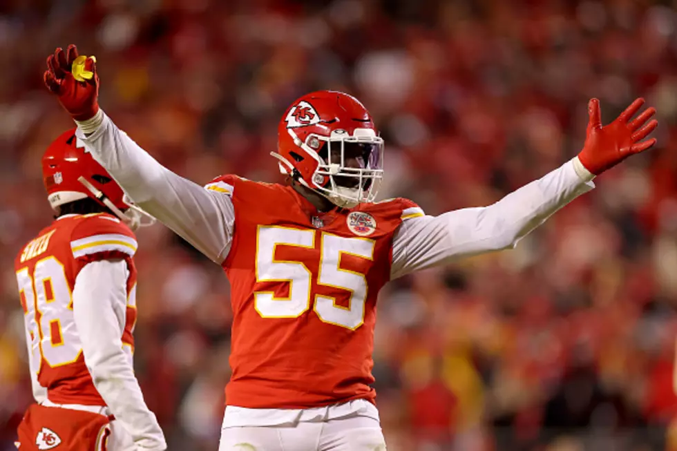Chiefs DE Knows How To Give Back? Yes! With Thanksgiving Turkeys