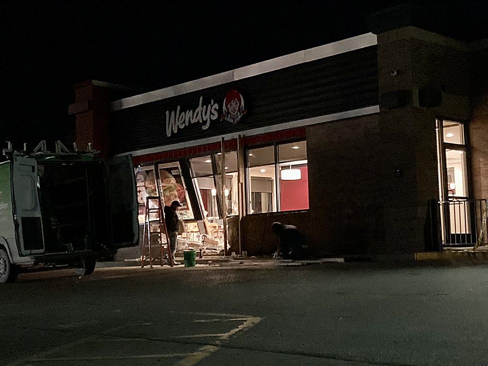 Vehicle Crashes Into Wendy’s Restaurant In Warrensburg
