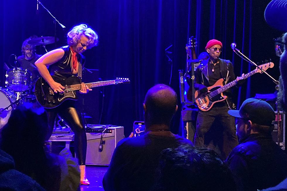 Kansas City&#8217;s Samantha Fish Puts On Nasty (In A Good Way) Chicago Show