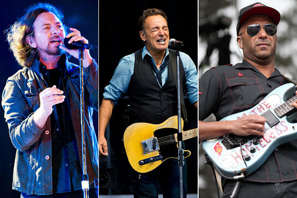 Bruce Springsteen Welcomes Eddie Vedder and Tom Morello at Chicago’s Wrigley Field
