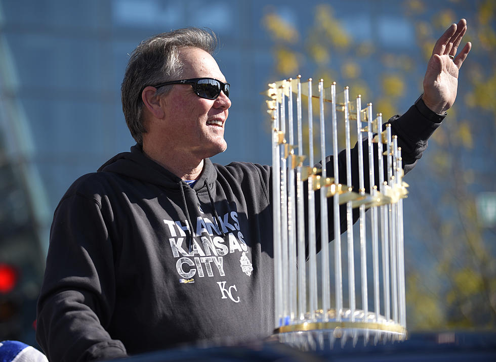 Royals&#8217; World Series Trophy on Tour of the Midwest