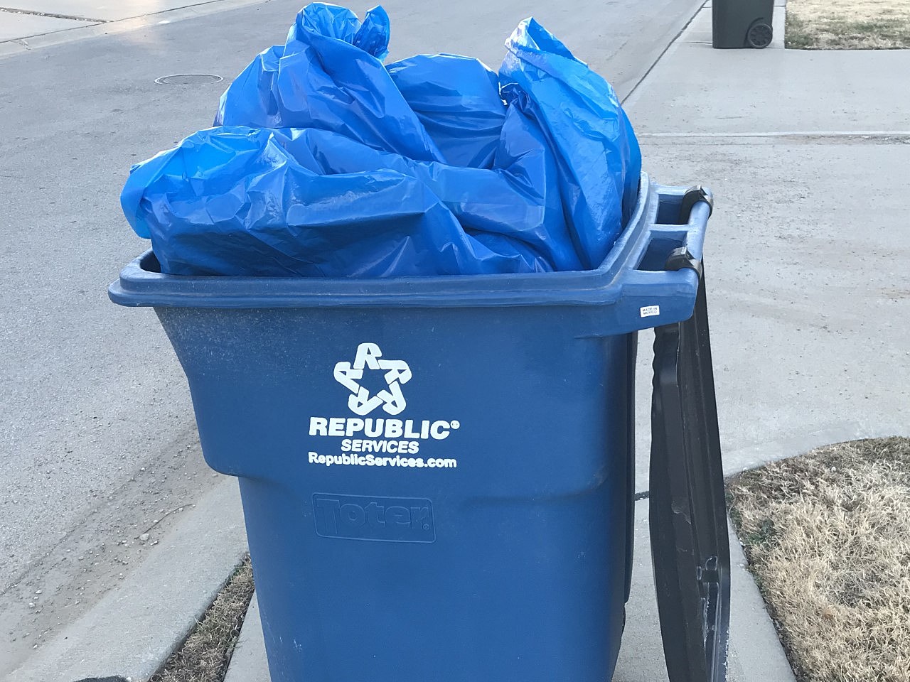 I'm Sick of Republic's Inability to Pick Up Warrensburg's Garbage
