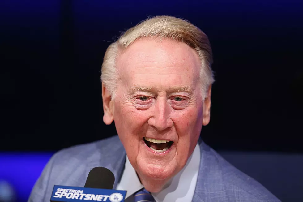 A Pro Reading A Grocery List Is Impressive and Vin Scully Proves It
