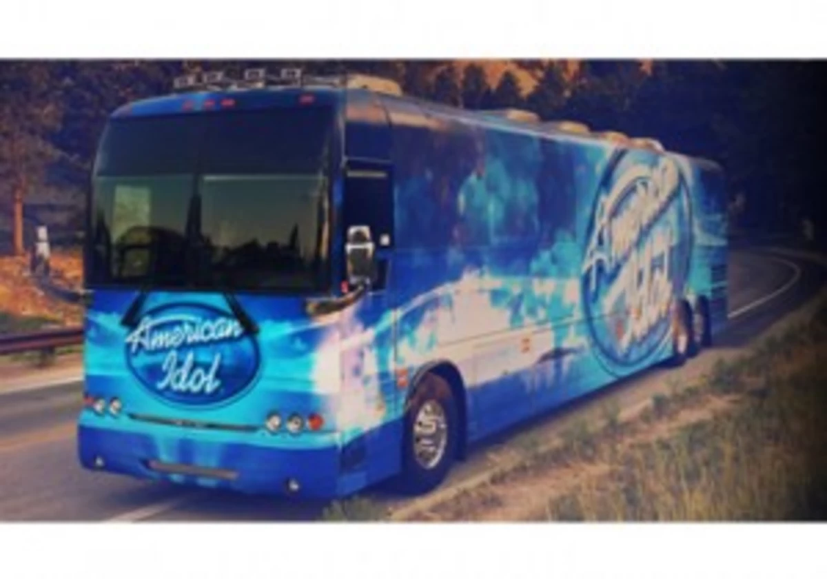 Hundreds Try Out for American Idol Bus Tour