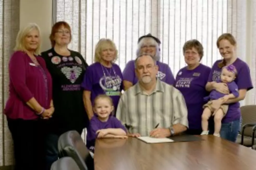 Mayor Galliher Issues Proclamation For Sedalia Walk To End Alzheimer&#8217;s