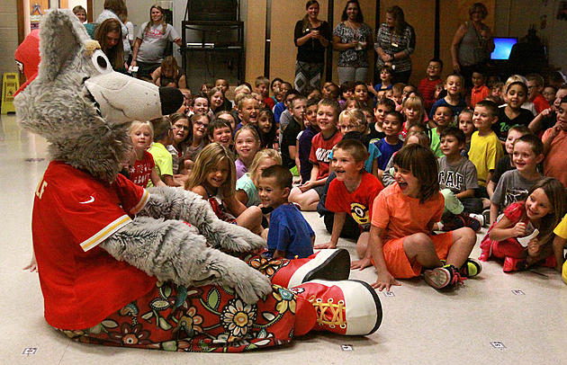 KC Wolf Makes &#8217;em Howl (With Laughter) at Washington Elementary