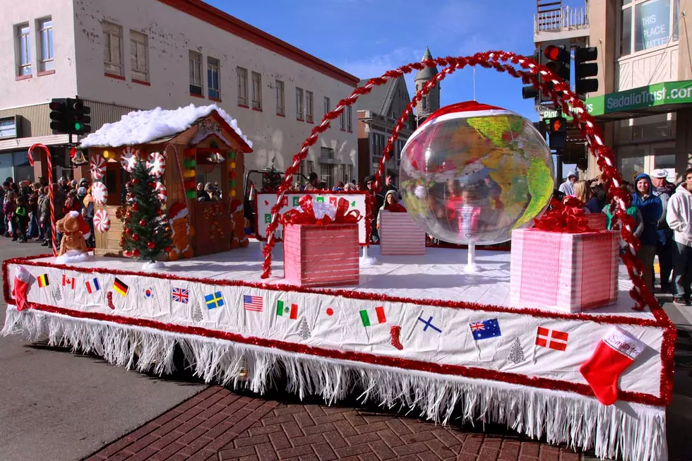 ’12 Days of Christmas’ Theme of Chamber Parade on December 3