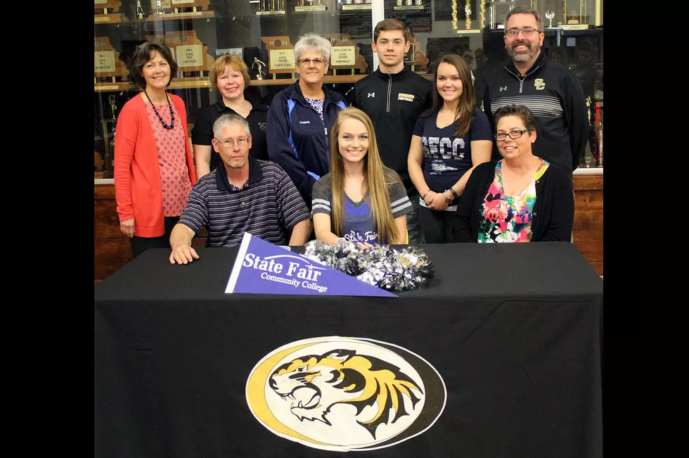 Smith-Cotton’s Seton Signs to Perform With SFCC Dance Team