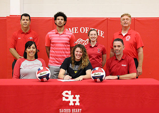 Sacred Heart&#8217;s Volcko Signs With Waldorf University