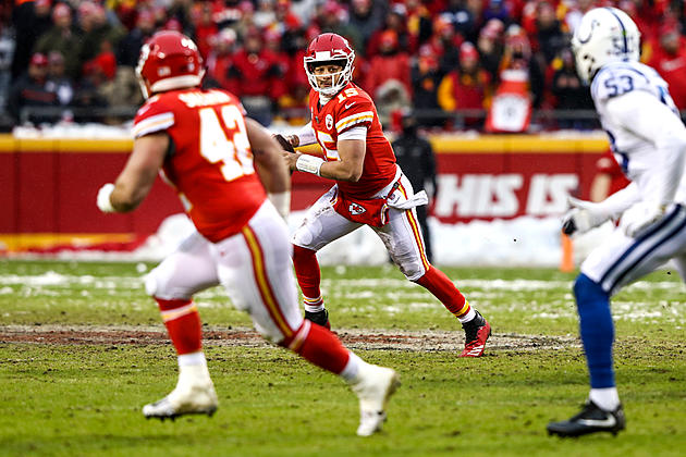 Chiefs Roll Past Colts 31-13 to Reach AFC Title Game