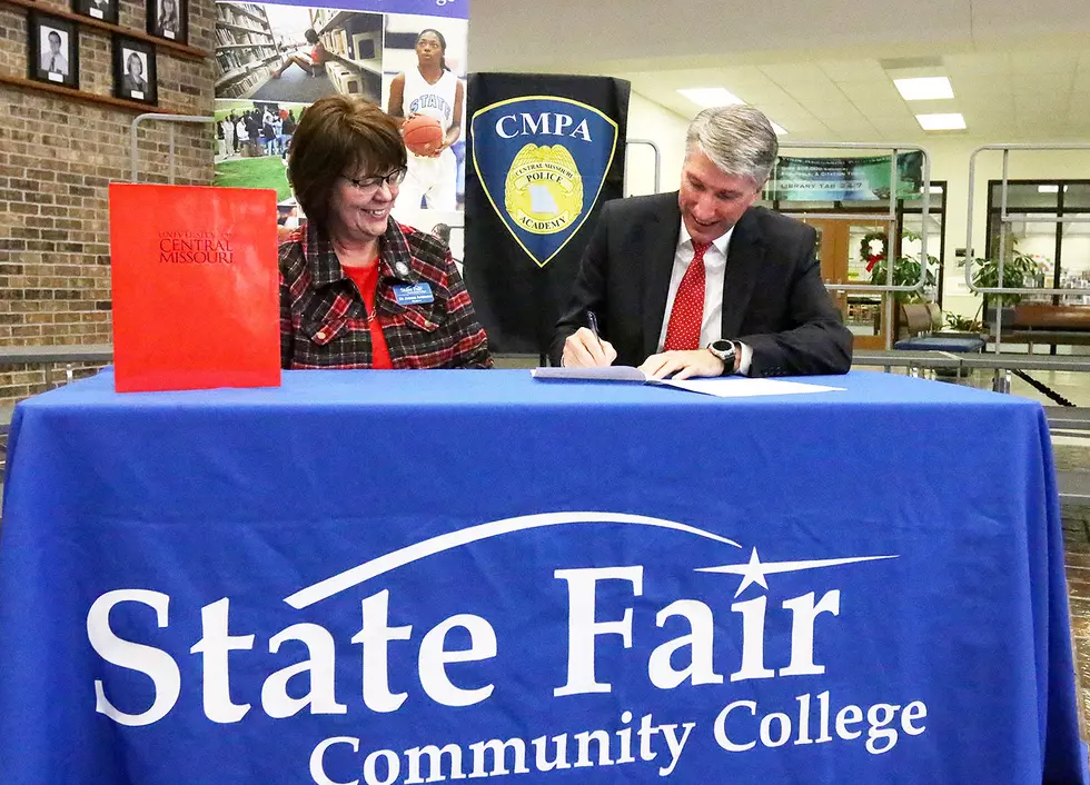 Signing Announces UCM-SFCC’s Partnership to Provide Part-time Police Academy Training in Sedalia