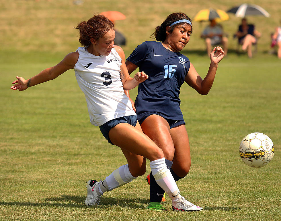 Lady Roadrunners Score 2-0 Win Over Southeast in Home Opener