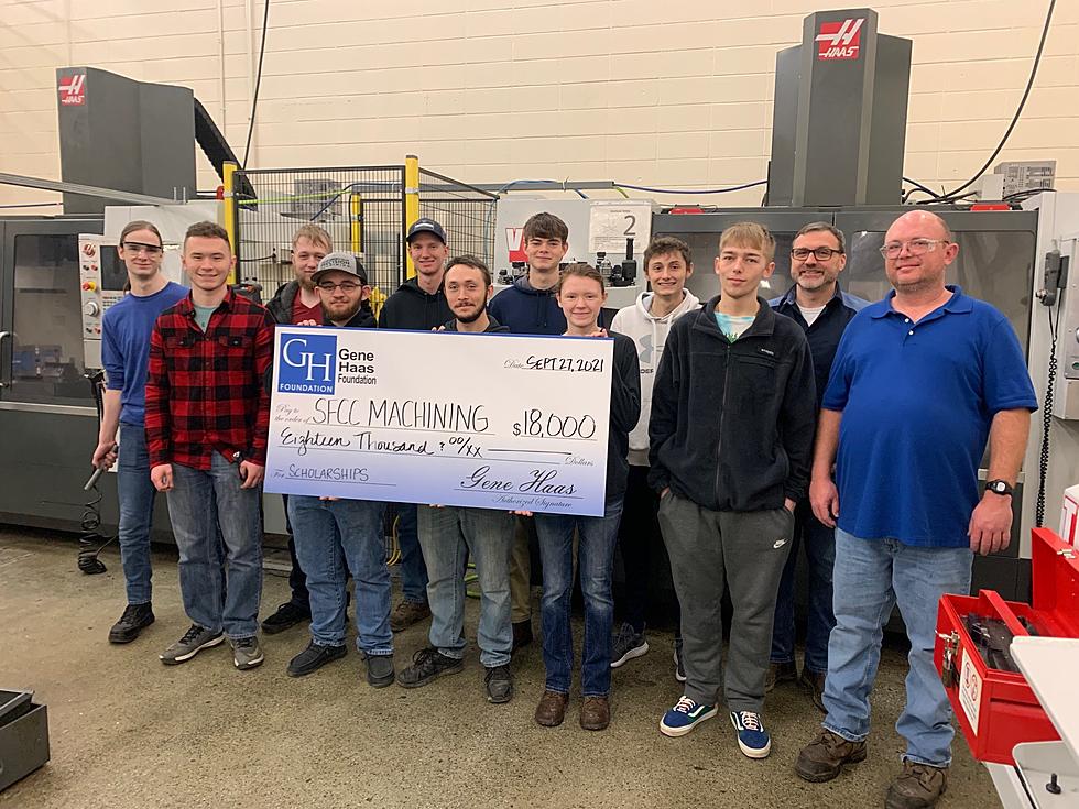 Gene Haas Foundation Gives $18,000 to SFCC, Awards Scholarships