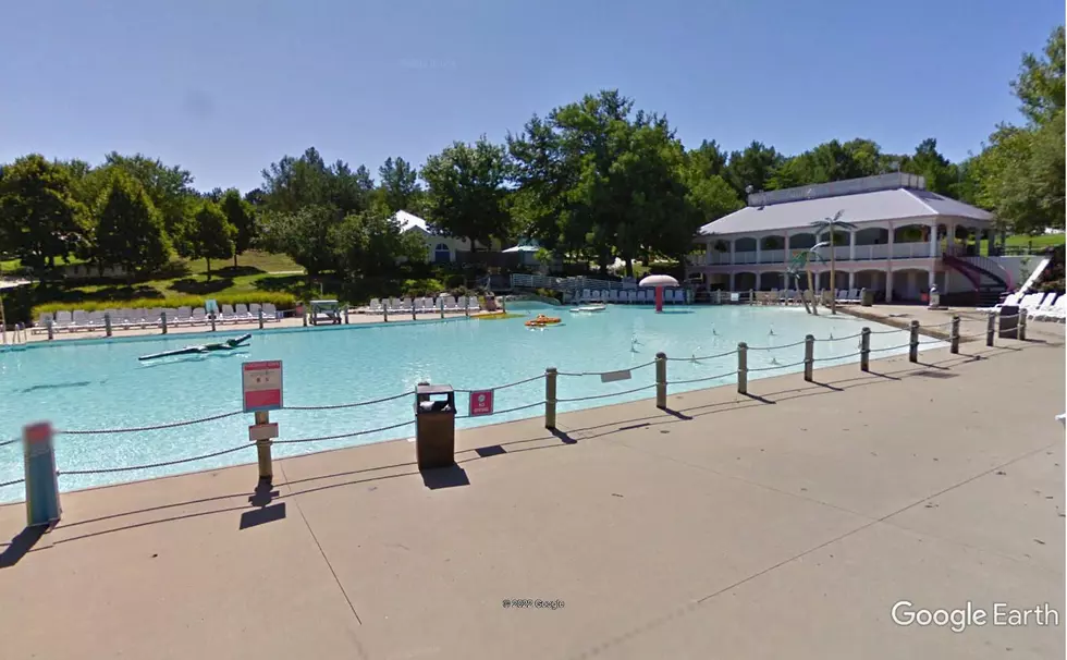 Girl Pulled From Kansas City Amusement Park Pool Dies