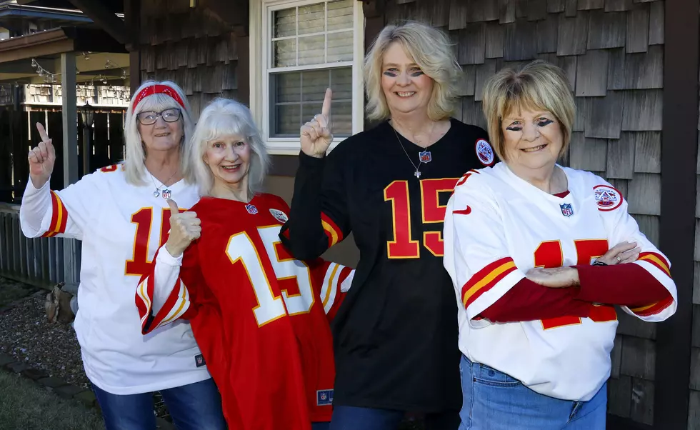 ‘Mommas For Mahomes’ Gather to Support KC Chief’s Quarterback