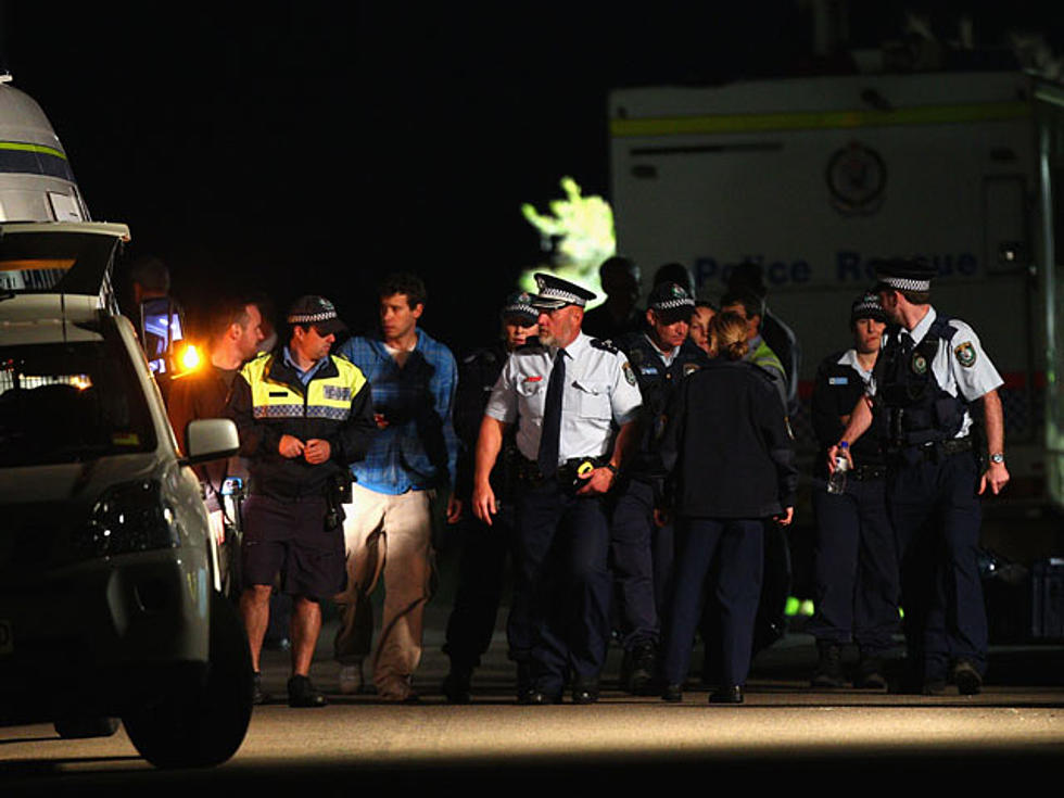 Australian Bomb Squad Frees Young Woman from Explosive Collar [VIDEO]