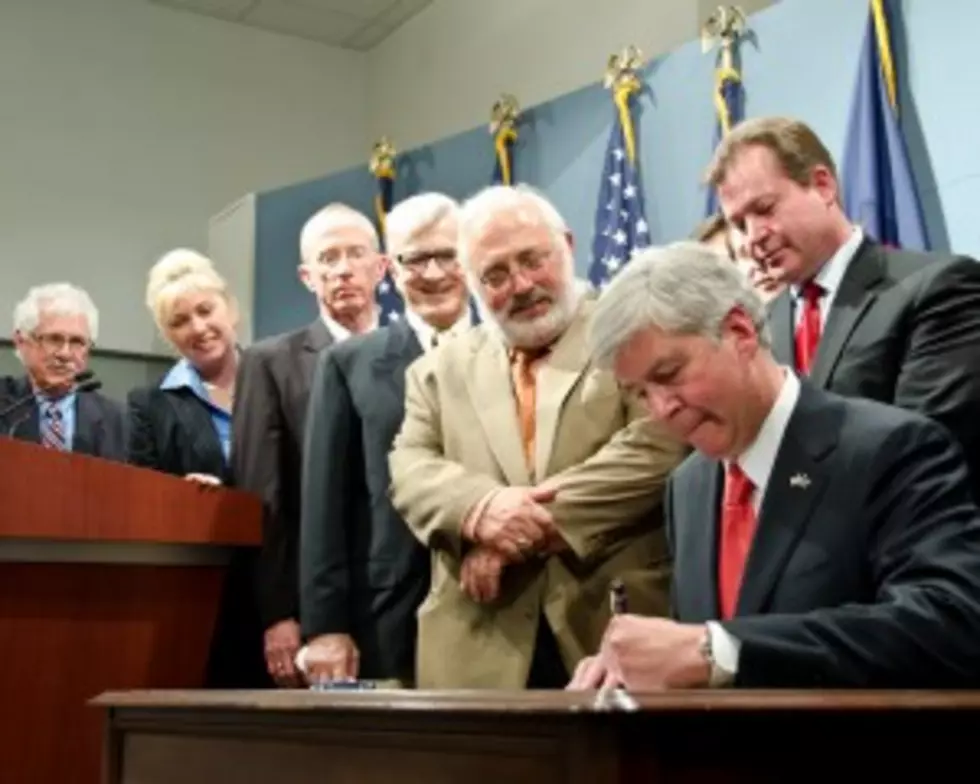 Charter school reform bill signed by governor