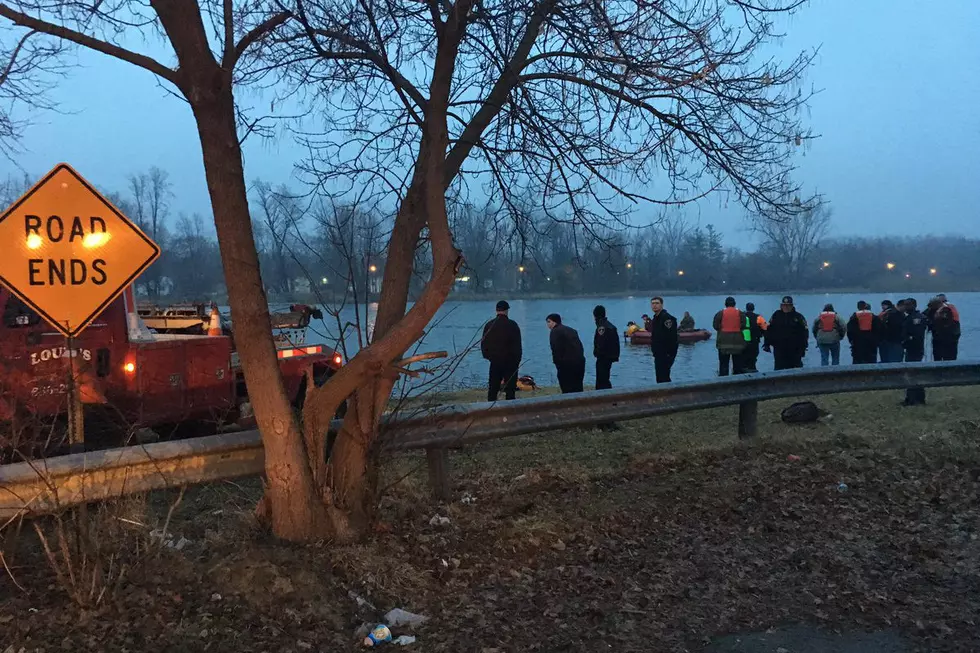 Police Suspect Car Was Intentionally Dumped In Flint Park Lake [Video]
