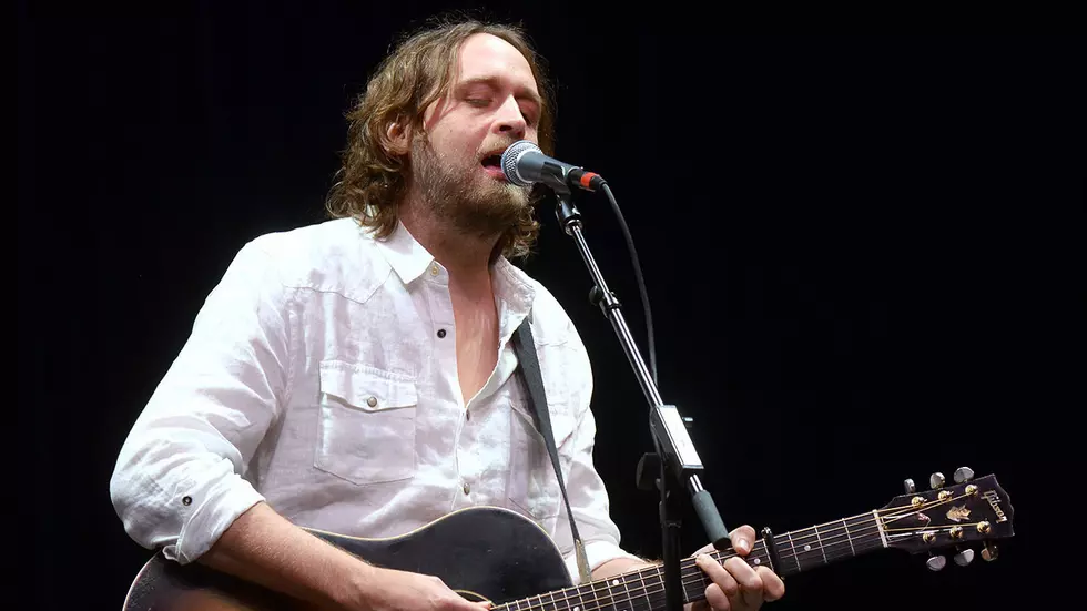 Hayes Carll is Touring Overseas in October