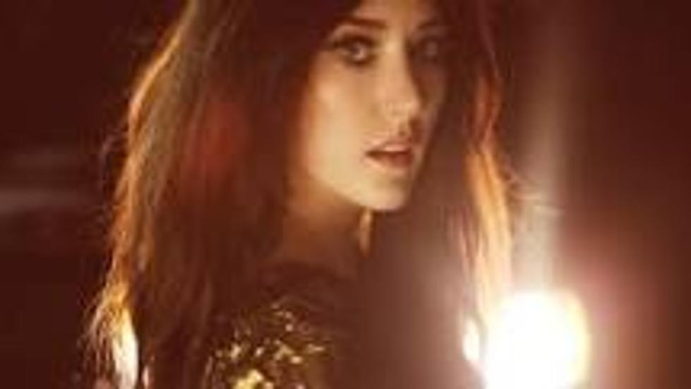 Aubrie Sellers premieres a New Music Video