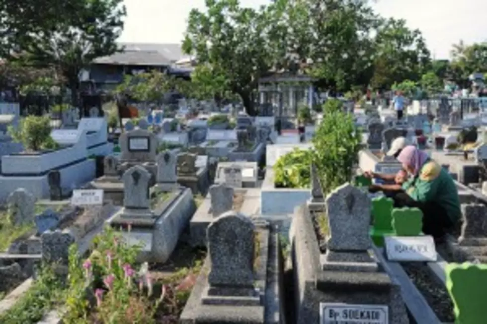 Community Residents Oppose Muslim Cemetery
