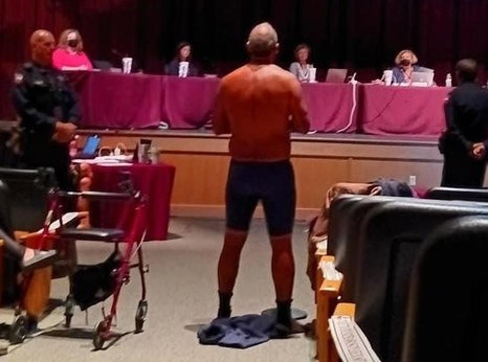 Texas Parent Disrobes at School Board Meeting to Prove Point About Masks