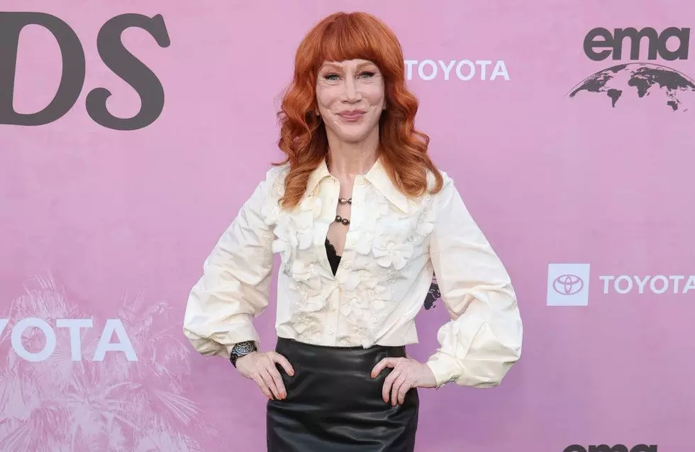 Kathy Griffin claims ‘former friend’ Dave Grohl ignored her at airport after Donald Trump photoshoot