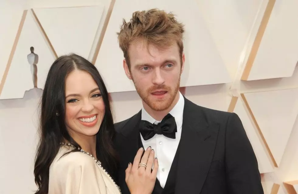 Finneas O’Connell marries Claudia Sulewski as sister Billie Eilish officiates