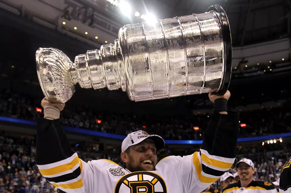 Boston Bruins Win Stanley Cup &#8211; Riot Breaks Out [GALLERY]
