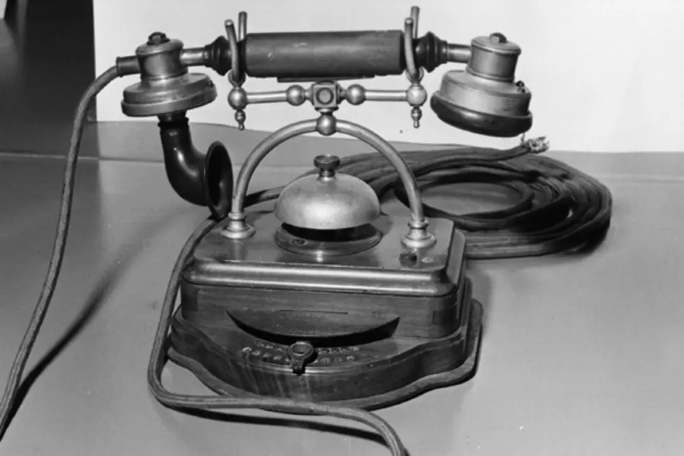 It&#8217;s Land Line Telephone Day &#8211; Do You Even Still Have One? [POLL]