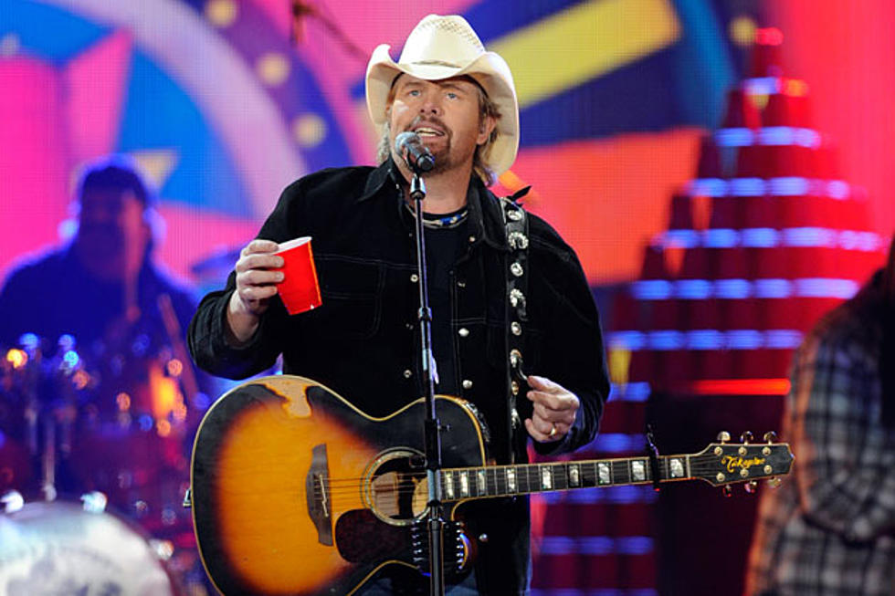 Toby Keith Releases Holiday Version of “Red Solo Cup”