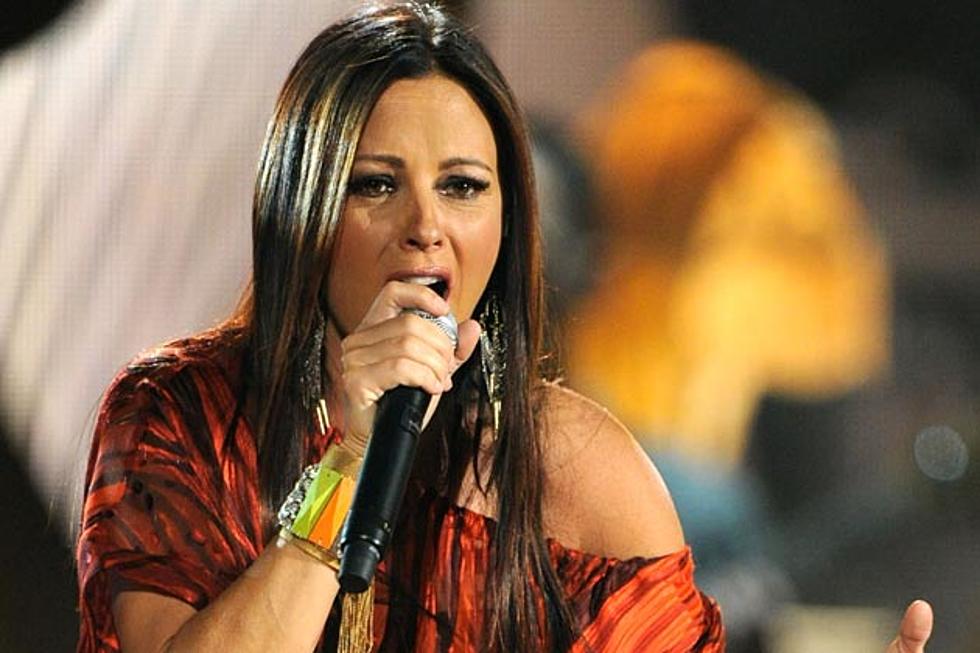 Sara Evans Is Lovesick at the 2012 ACM Awards With ‘My Heart Can’t Tell You No’