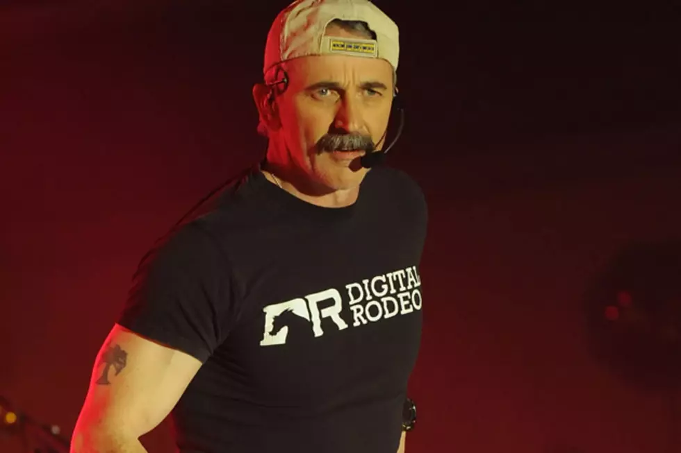 Aaron Tippin Takes Us Back to 2002 in the Friday Flashback [VIDEO]