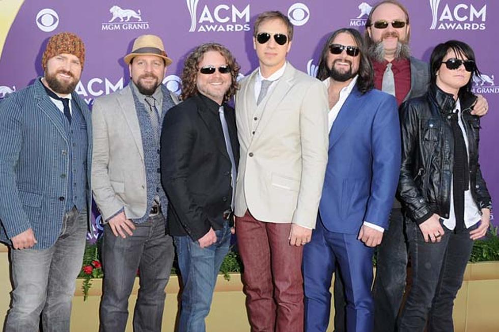 Zac Brown Band Make Surprise Cameo in New Sonia Leigh ‘Bar’ Video