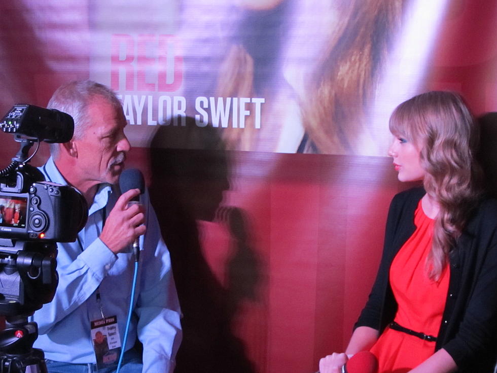 Taylor Swift Red CD Release Party In Nashville [PICTURES]