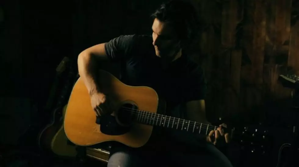 Charlie Worsham Gives &#8220;Gangnam Style&#8221; A Country Makeover [VIDEO]