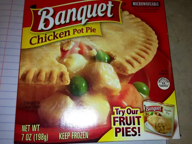 Does What&#8217;s Inside a Pot Pie Match What the Picture on the Box Shows?