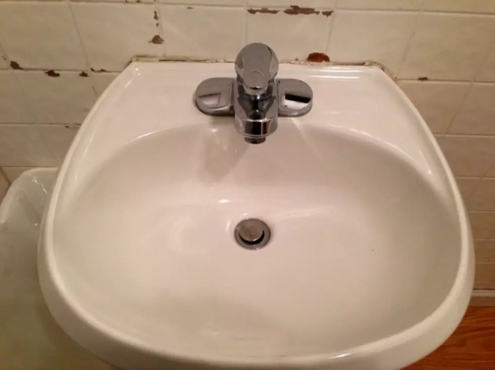 Watch North Dakota Tap Water Turn To Flames From Faucet [VIDEO/LANGUAGE]
