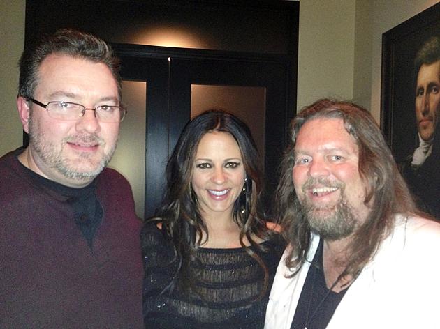 Happy Birthday to the Stunning and Talented Sara Evans [VIDEO]