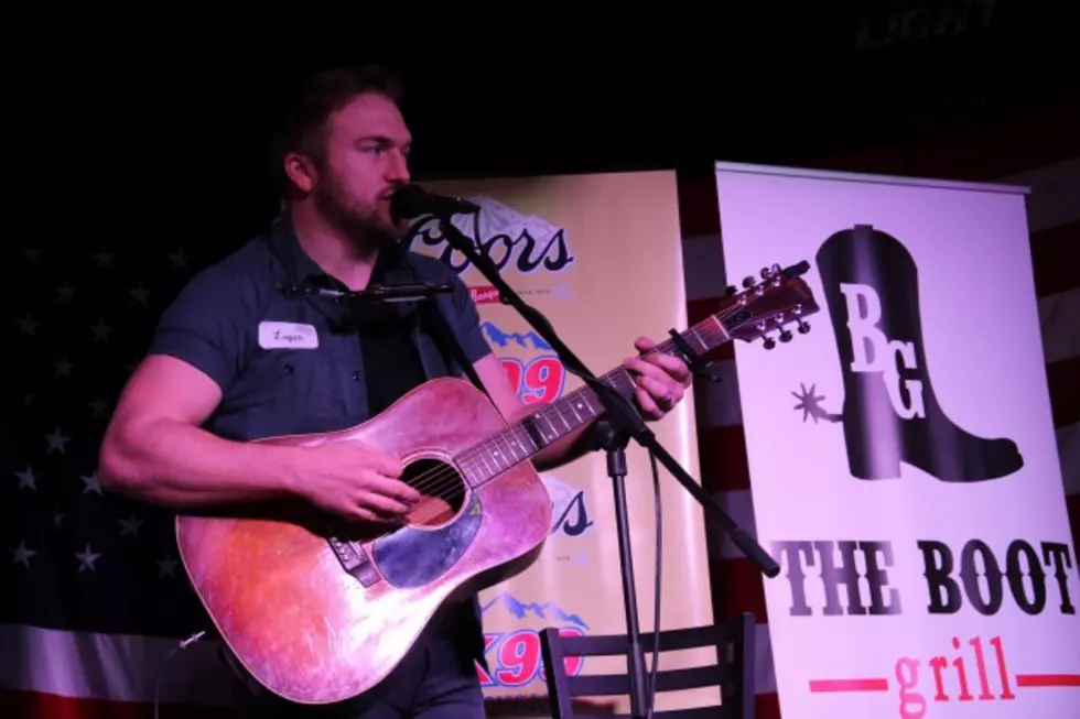 New From Nashville — Logan Mize Plays Fantastic Set &#038; Snaps Selfies With Fans [Photos]