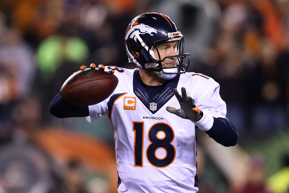 Peyton Manning Agrees to Restructured Contract and Pay Cut [POLL]