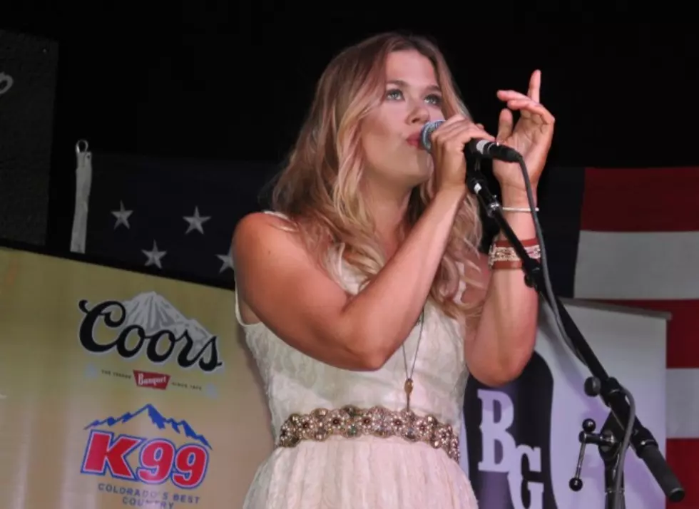 Ruthie Collins Gets Standing Ovation From New From Nashville Crowd [Pictures]