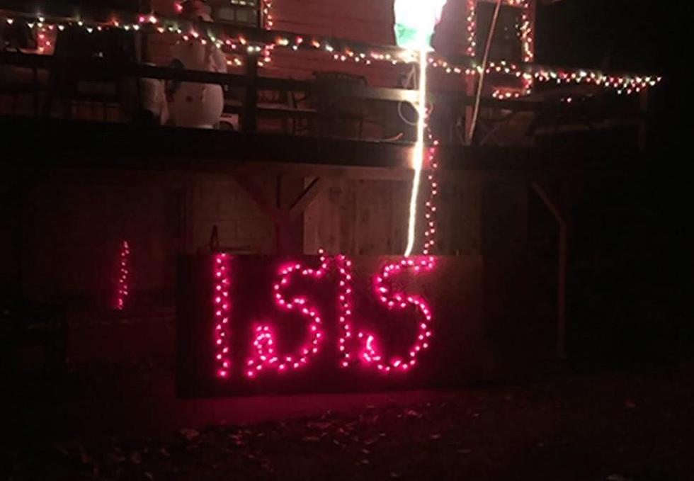 Christmas Light Display Shows Santa Relieving Himself on ISIS
