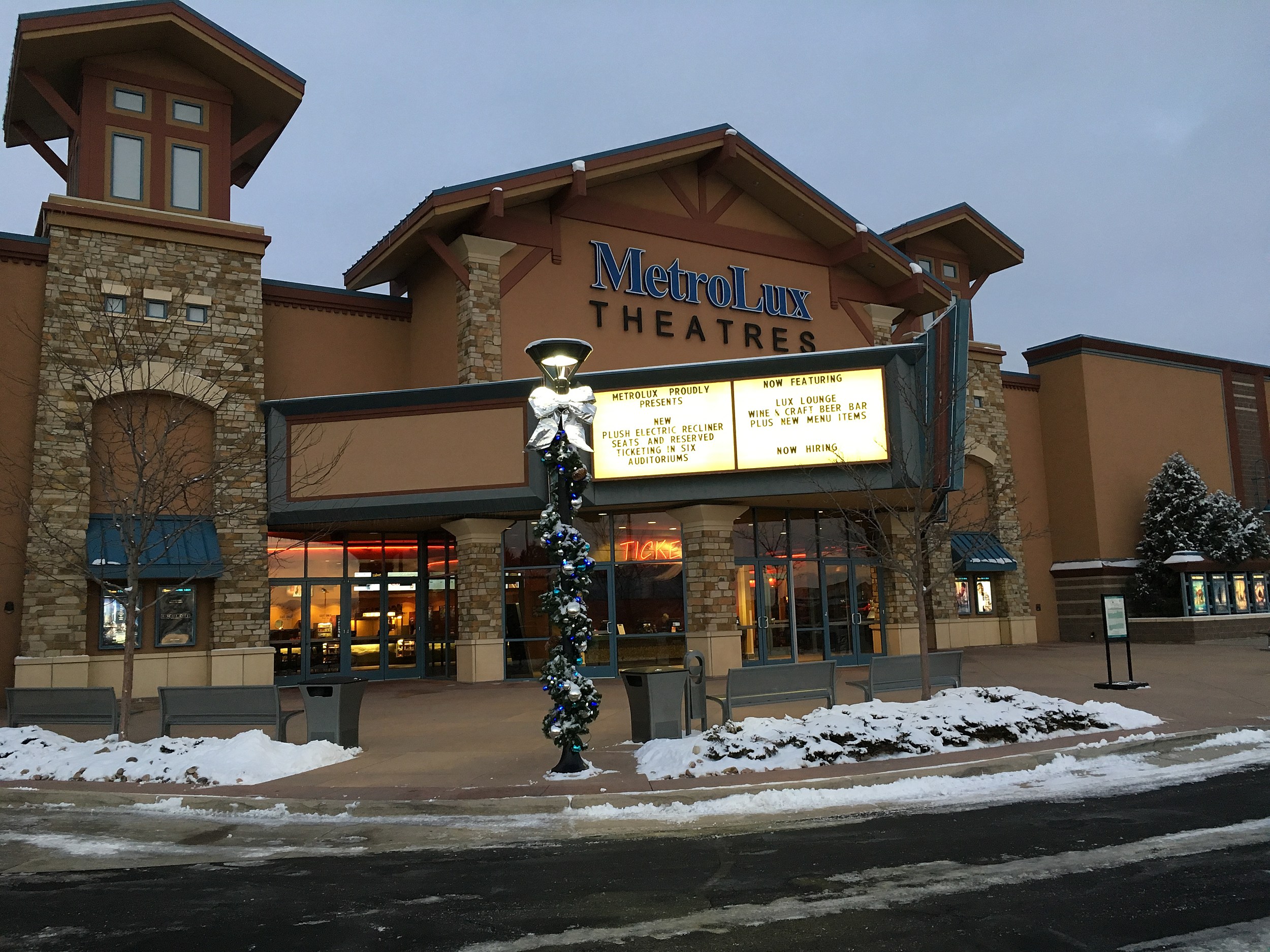 Metrolux 14 Movie Theater - wrknlt5