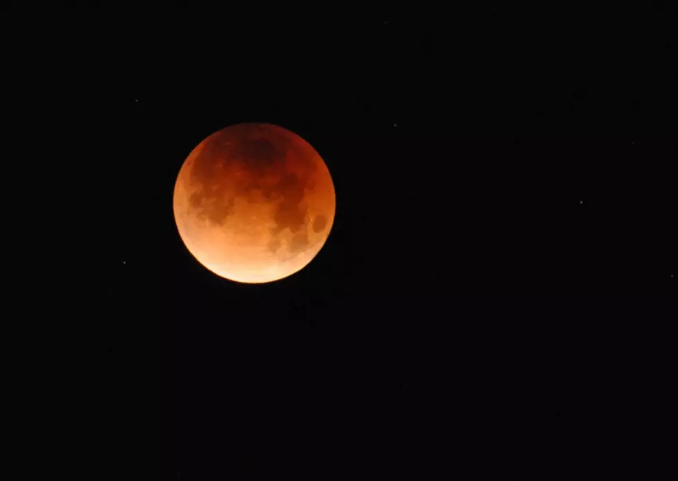 The Super Flower Blood Moon Is Tonight&#8230;Here&#8217;s When You Can See It