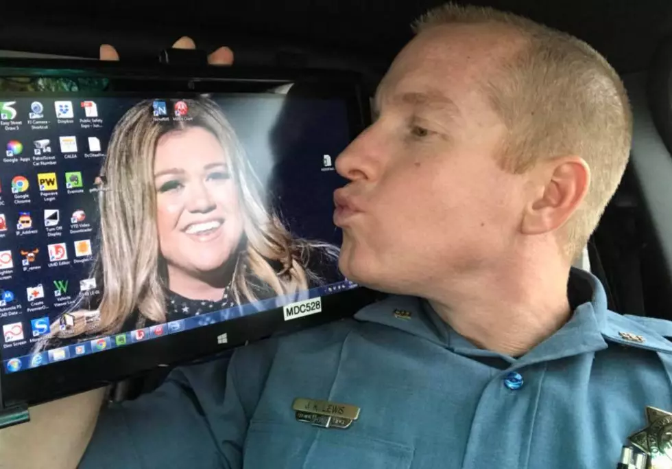 Kelly Clarkson Reaches Out to Super Fan, CSP Trooper Lewis