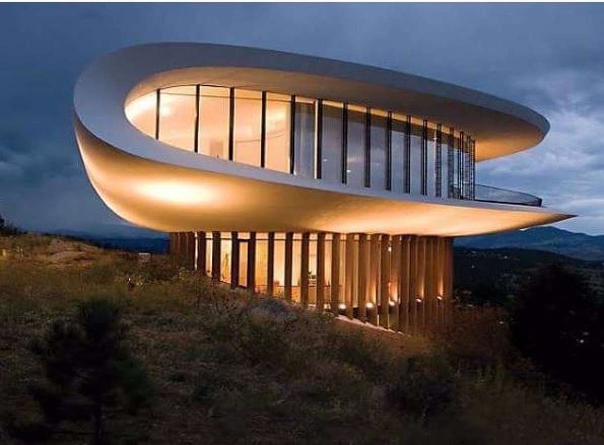 House of the day - Page 3 Spaceship-house
